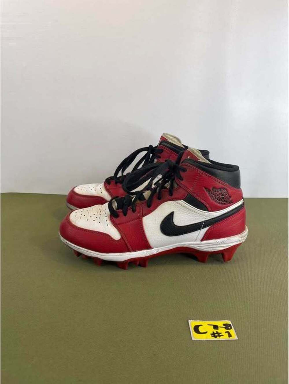 Air Jordan 1 Mid TD Football Cleats Chicago Red White Black FJ6805-106 Size 7.5